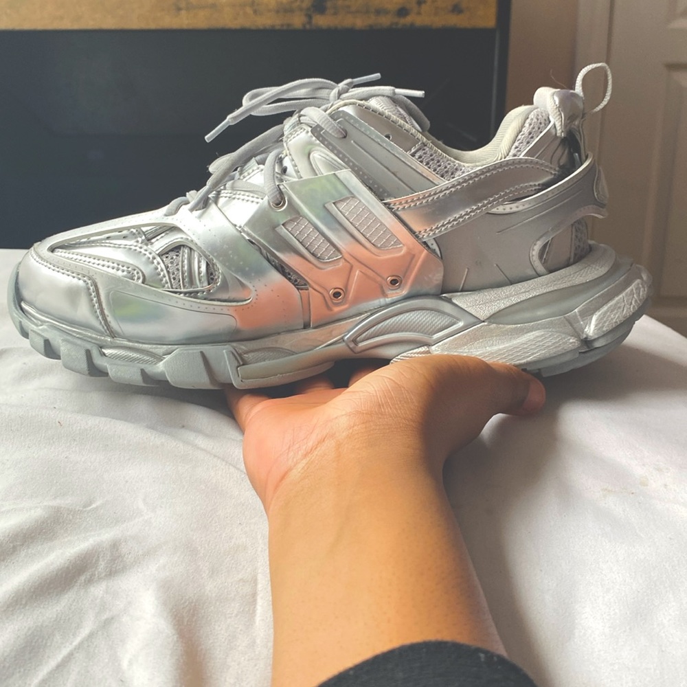 It is a real comfortable shoe and a pacific wear shoe